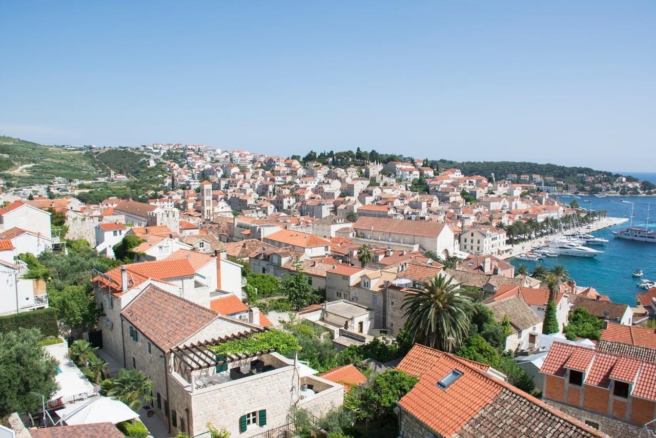Apartments Bocin Rosso Hvar Town Exterior foto