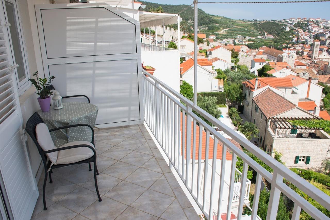 Apartments Bocin Rosso Hvar Town Exterior foto